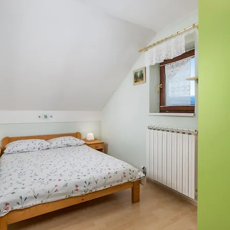 Holiday home & Kozji Vrh *