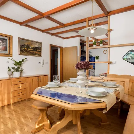 Дом отдыха & Kozji Vrh Cabar